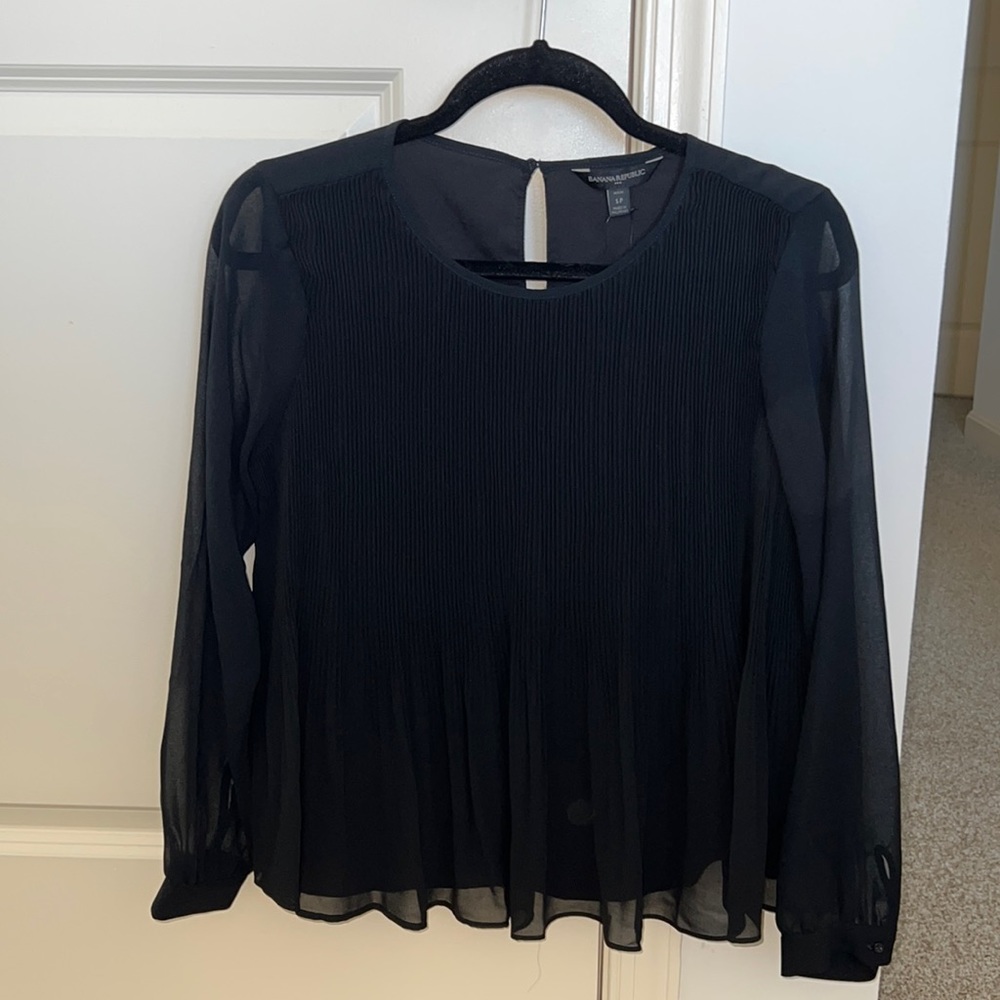 BANANA REPUBLIC BLACK BLOUSE NWT